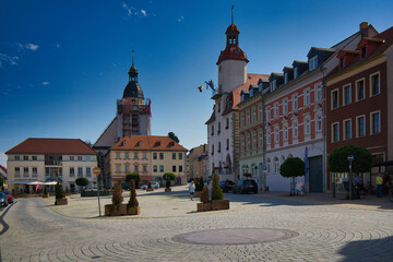 Marktplatz mit Stadtverwaltung und Rathaus in Schmölln, Thüringen, Deutschland