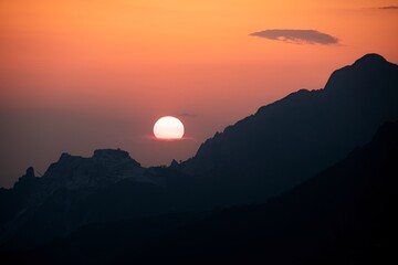 tramonto sulle apuane
