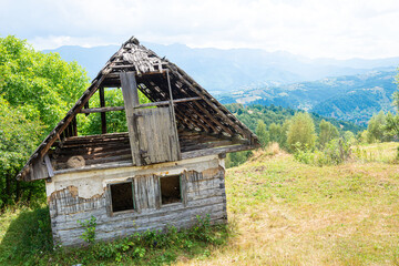 Rumänische Bergdörfer Magura und Pestea