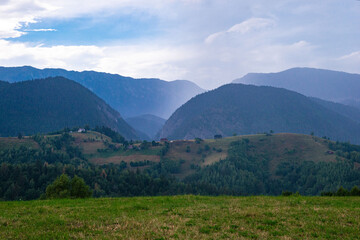Fototapeta na wymiar Bergdörfer in Rumänien Magura und Pestera