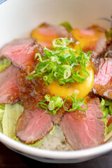 ローストビーフ丼