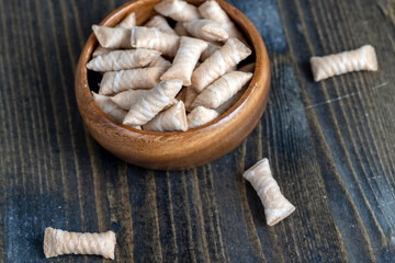 Waffle tubes with delicious filling