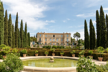 garden fountain at Château de Flaugergues in Montpellier