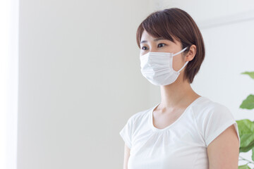 マスクをつけた女性