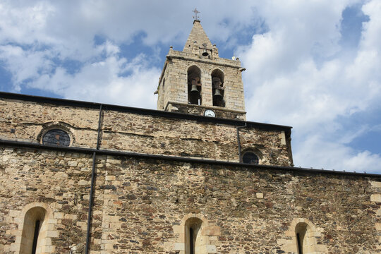 Llivia  enclave espagnole &agrave; l'int&eacute;rieur du d&eacute;partement fran&ccedil;ais des Pyr&eacute;n&eacute;es Orientales. Spain. 