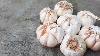 Close up, Garlic with exposed cement background 01
