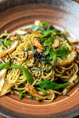 ピーマンとちくわたっぷり焼きそば