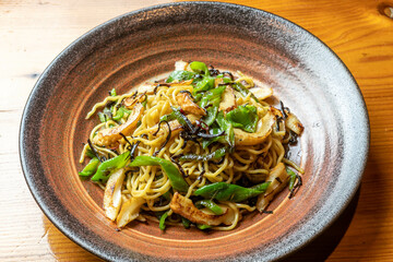 ピーマンとちくわたっぷり焼きそば