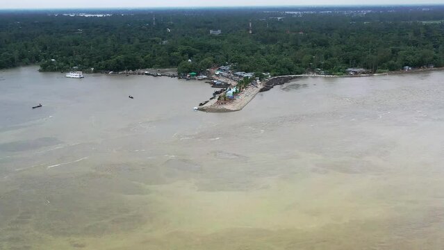 Rivershore boats