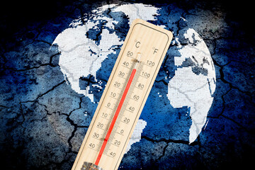 Thermometer, die Welt und Dürre wegen Hitze