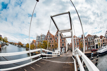 Zugbrücke am Holland Kanal