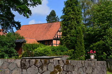 Fototapeta na wymiar Historical Farm in the Village Undeloh, Lower Saxony