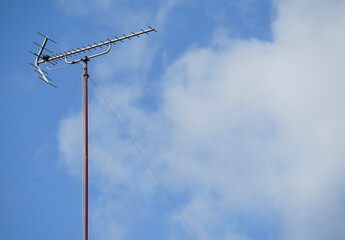 Obraz premium antenna against blue sky