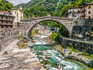 The ancien bridge of Sant Martin