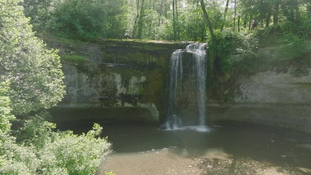 VUE AERIENNE CASCADE DU HERISSON JURA FRANCE