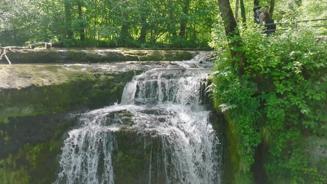 VUE AERIENNE CASCADE DU HERISSON JURA FRANCE	