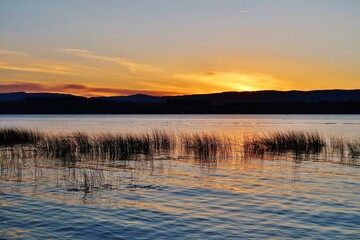 Sonnenuntergang am Murtensee, Westschweiz