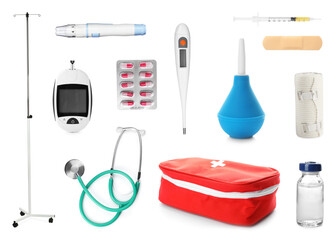 Obraz premium Set with drop counter stand and different medical equipment on white background