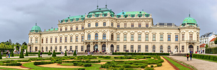 Fototapeta na wymiar Garden and Belvedere Palace in Vienna, Austria