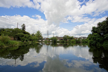 篠山城西堀　水面に映った雲　8月
