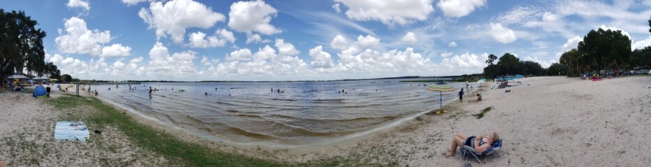 Fototapeta na wymiar View of Lake Minneola during a summer day, Waterfront Park, Clermont, Florida