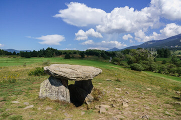dolmen de La Borda, también llamadosPasquerets, Eyne ,departamento francés de Pirineos Orientales,  Capcir, Francia © Tolo