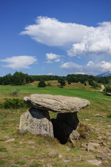 dolmen de La Borda, también llamadosPasquerets, Eyne ,departamento francés de Pirineos Orientales,  Capcir, Francia © Tolo