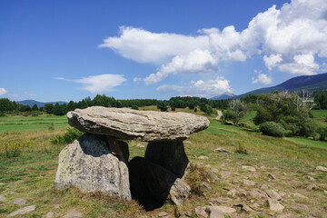 dolmen de La Borda, también llamadosPasquerets, Eyne ,departamento francés de Pirineos Orientales,  Capcir, Francia © Tolo
