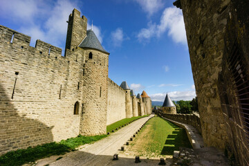 Fototapeta na wymiar ciudadela amurallada de Carcasona , declarada en 1997 Patrimonio de la Humanidad por la Unesco, capital del departamento del Aude, region Languedoc-Rosellon, Francia, Europa