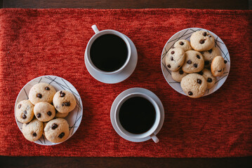 galletas con chips de chocolate y cafe