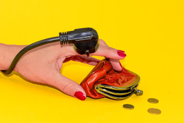 Hohe Energiekosten fressen Ersparnisse, so dass kein Geld mehr im Portemonnaie ist. Nur eine paar Cent bleiben übrig