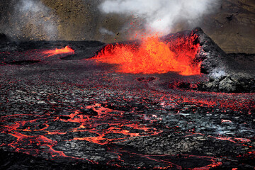 wybuch wulkanu Fagralasfial Islandia - obrazy, fototapety, plakaty