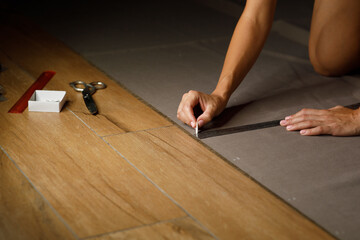 cloth mark fabric fashion hands ruler seamstress