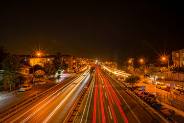 Fototapeta na wymiar night traffic lights in the city