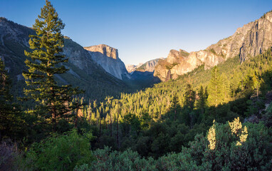 Yosemite Valley just before sunset, from Tunnel View viewpoint