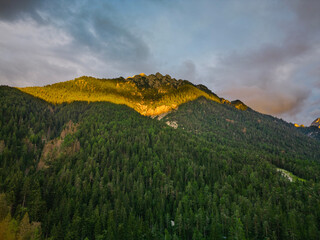 Obraz premium sunset in the mountains