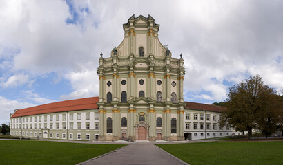 Fototapeta na wymiar Kloster - Fürstenfeldbrück (Bayern)