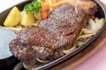 牛ロースステーキ