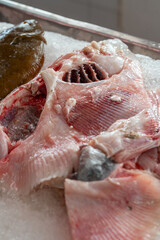 &eacute;tal au march&eacute; de poissons