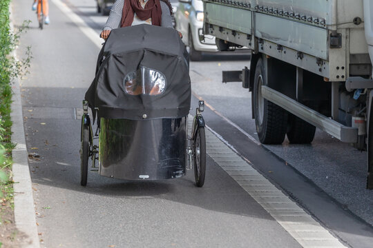 Cargobike bilder – Bläddra bland 3,246 stockfoton, vektorer och videor ...