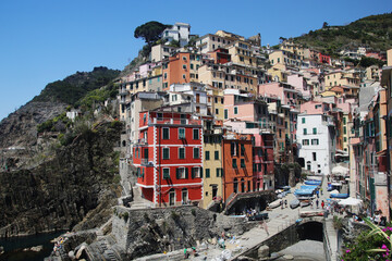 Fototapeta na wymiar Riomaggiore village in Cinque Terre national park, Italy