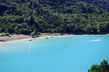Fototapeta na wymiar lac de Monteynard - isère