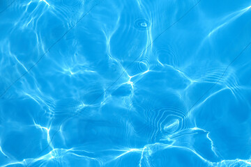 blue water in the pool with highlights