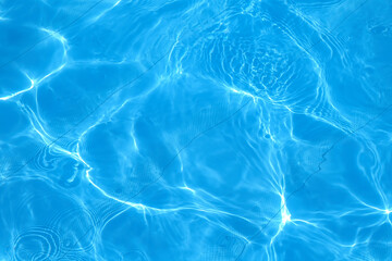 blue water in the pool with highlights