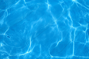 blue water in the pool with highlights