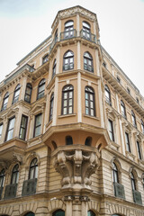 Fototapeta na wymiar Old Building in Istanbul, Turkiye