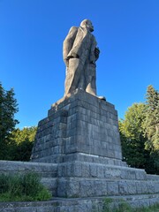 lenin statue in dubna summer