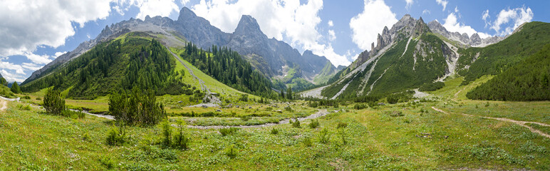 Fototapeta na wymiar E5 - Alpenüberquerung (Panora)