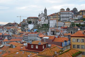 Fototapeta na wymiar Porto, the banks of the Douro seen from above