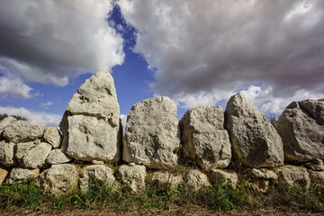 muralla de Es Pou Celat,  epoca talayotica (1300-123 a. C.) , restos de un antiguo poblado fortificado, Porreres, Comarca de Es Pla, Mallorca, Spain © Tolo